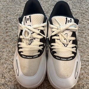 LaMelo men's size 7 basketball shoes